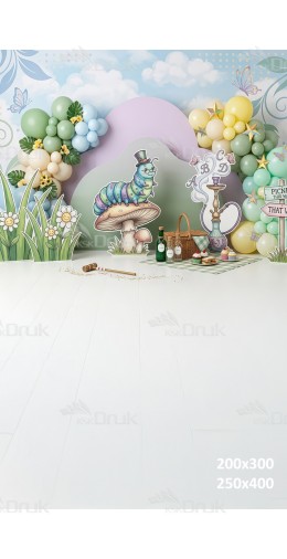 Tło fotograficzne „Magiczny piknik z gąsienicą – pastelowa kraina czarów” | UB_797